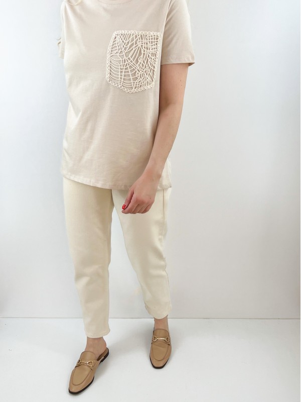 Pocket detailed creme color t-shirt