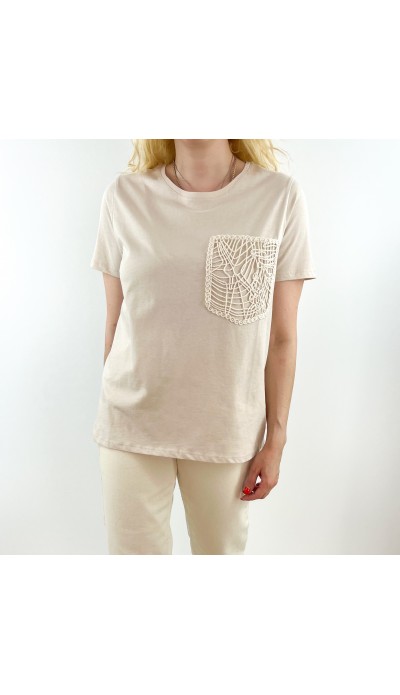 Cep kroşe detaylı krem renk tişört