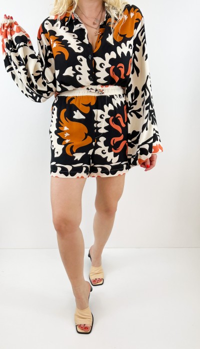 Special print blouse shorts set