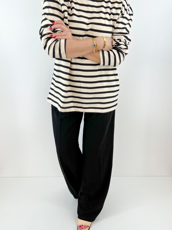 Black striped sweatshirt