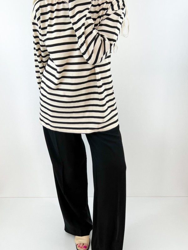 Black striped sweatshirt