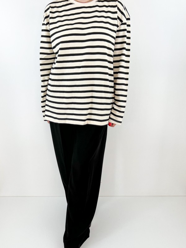 Black striped sweatshirt