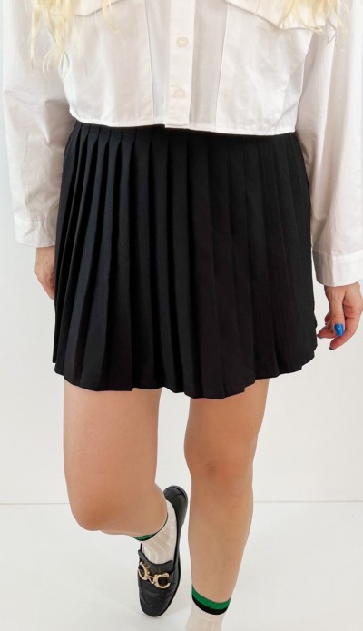 Siyah pileli mini etek